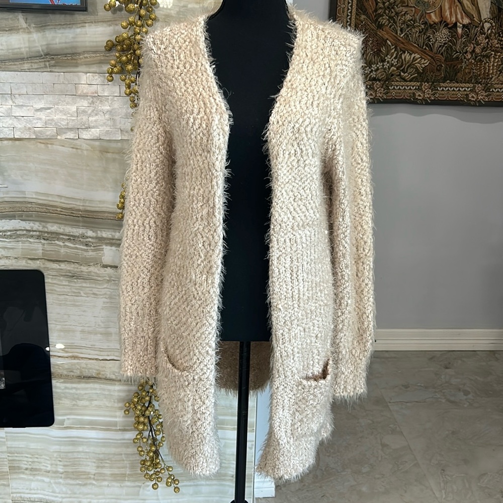 Chelsea & Theodore Eyelash Long Hair Open Cardigan. Size S